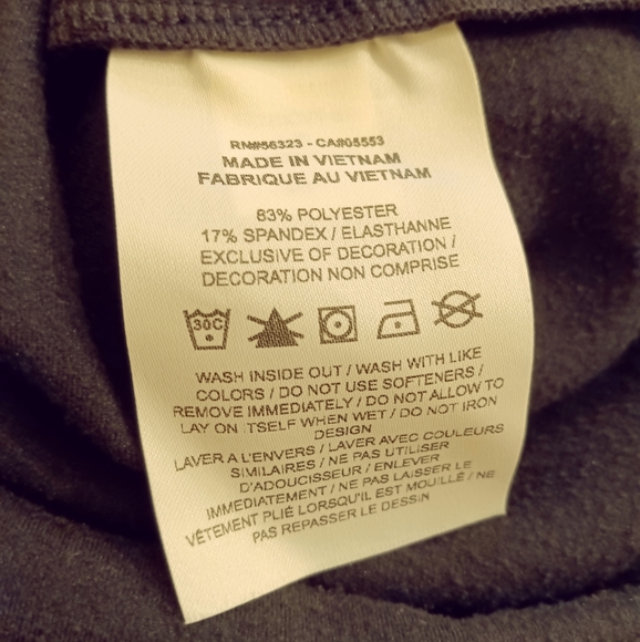 Nike Reflective Long Sleeve Fitted Cropped Dri-FIT Top Graphic+Arm Stripes - Picture 8 of 9